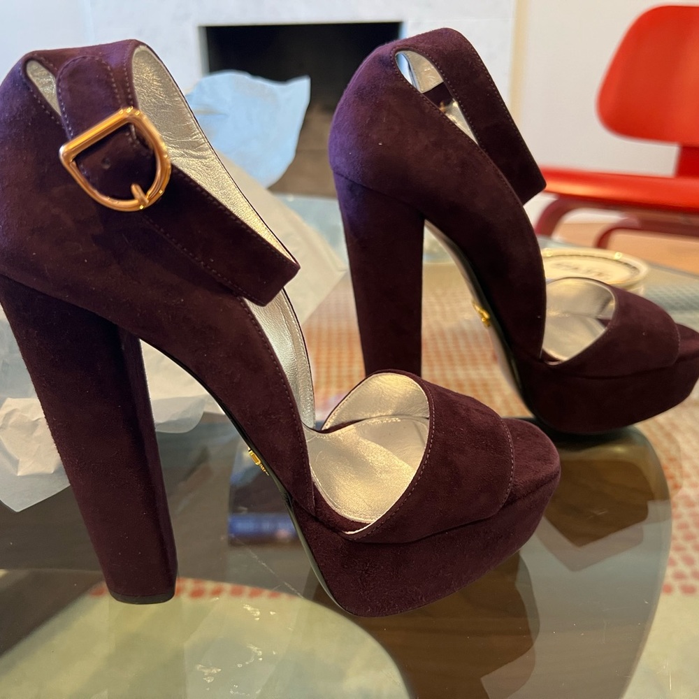 *NEVER WORN* - PRADA ANKLE STRAP PURPLE (COLOR: “PRUGNA”) PLATFORM SANDALS SZ 38
